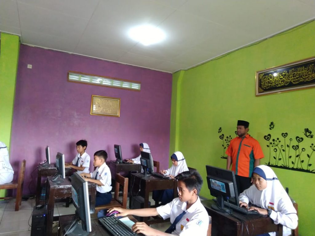 PTS Berbasis Komputer, MTs Muhammadiyah Surakarta Tertantang Menyediakan Pendidikan Yang Berkemajuan