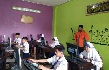 PTS Berbasis Komputer, MTs Muhammadiyah Surakarta Tertantang Menyediakan Pendidikan Yang Berkemajuan