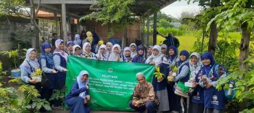 Field Trip PDA Soloraya ke Showroom Reaktor Cacing