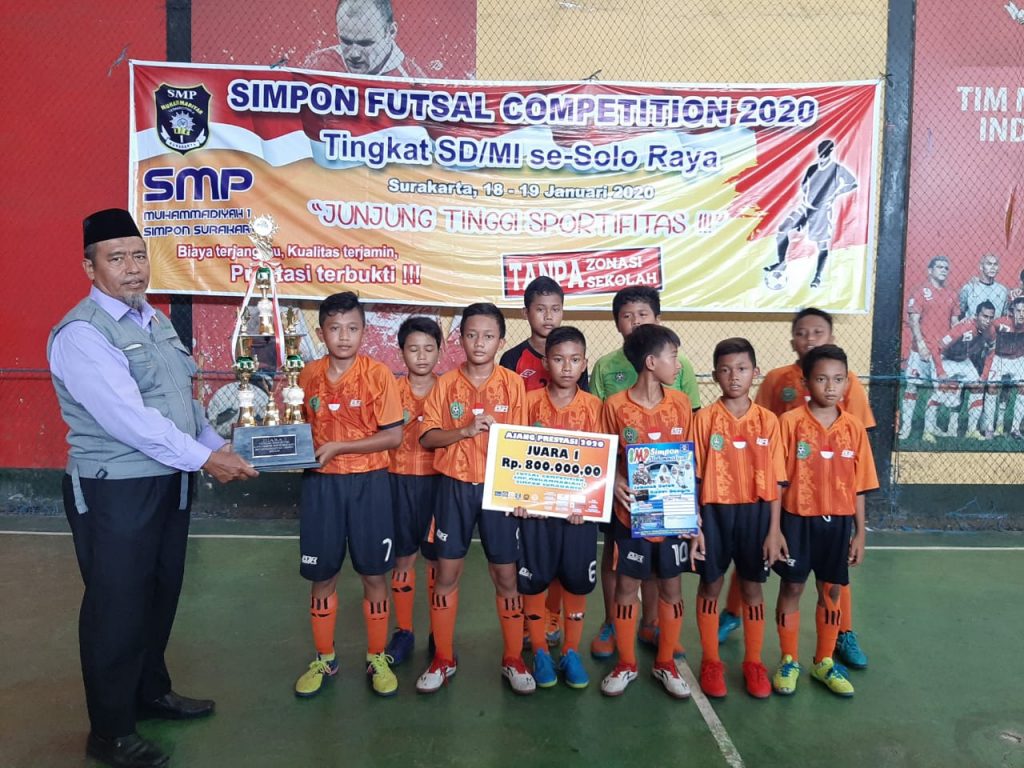MIN 9 SRAGEN JUARA BERTAHAN FUTSAL KOMPETISI 2020 SMP MUH 1 SIMPON SOLO
