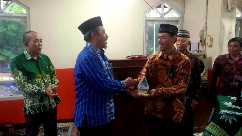 Siswa SMP Muh 1 Simpon  kunjungi Pimpinan Wilayah Muhammadiyah Bali