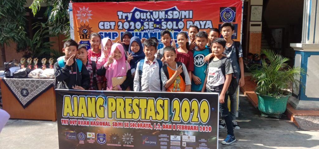 SMP MUH 1 SIMPON SOLO GELAR TRYOUT UN SD/MI SE-SOLO RAYA BERBASIS KOMPUTER