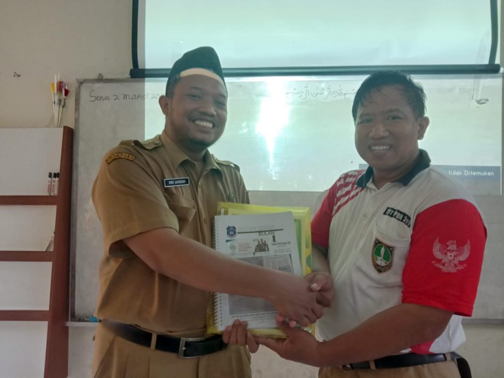 91 Lembar Kliping di Sumbang SD Muh. 1 Solo