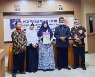 PENGEMBANGAN KAMPUS ITS PKU TERIMA WAKAF TANAH