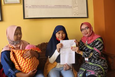 MELALUI GERAKAN JUMAT SERIBU, LAZISMU SALURKAN BANTUAN PENDIDIKAN BAGI SEKOLAH MUHAMMADIYAH