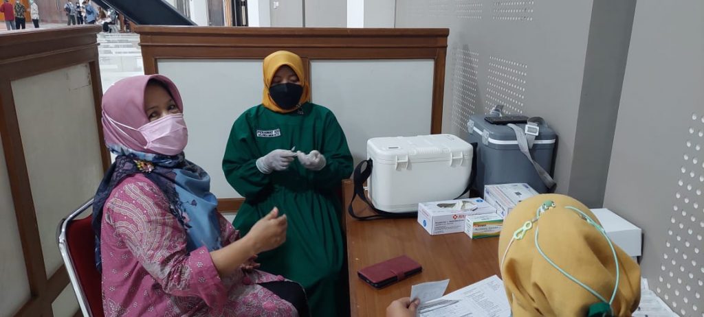 UMS Laksanakan Vaksinasi Booster untuk Civitas Akademika