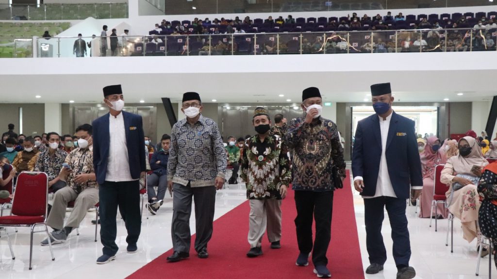 Ribuan Dosen, Tendik, Karyawan UMS Hadiri Halal bihalal di Edutorium