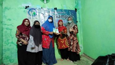 Dosen UMS Ajak Masyarakat Desa Baturan Kelola Sampah Rumah Tangga