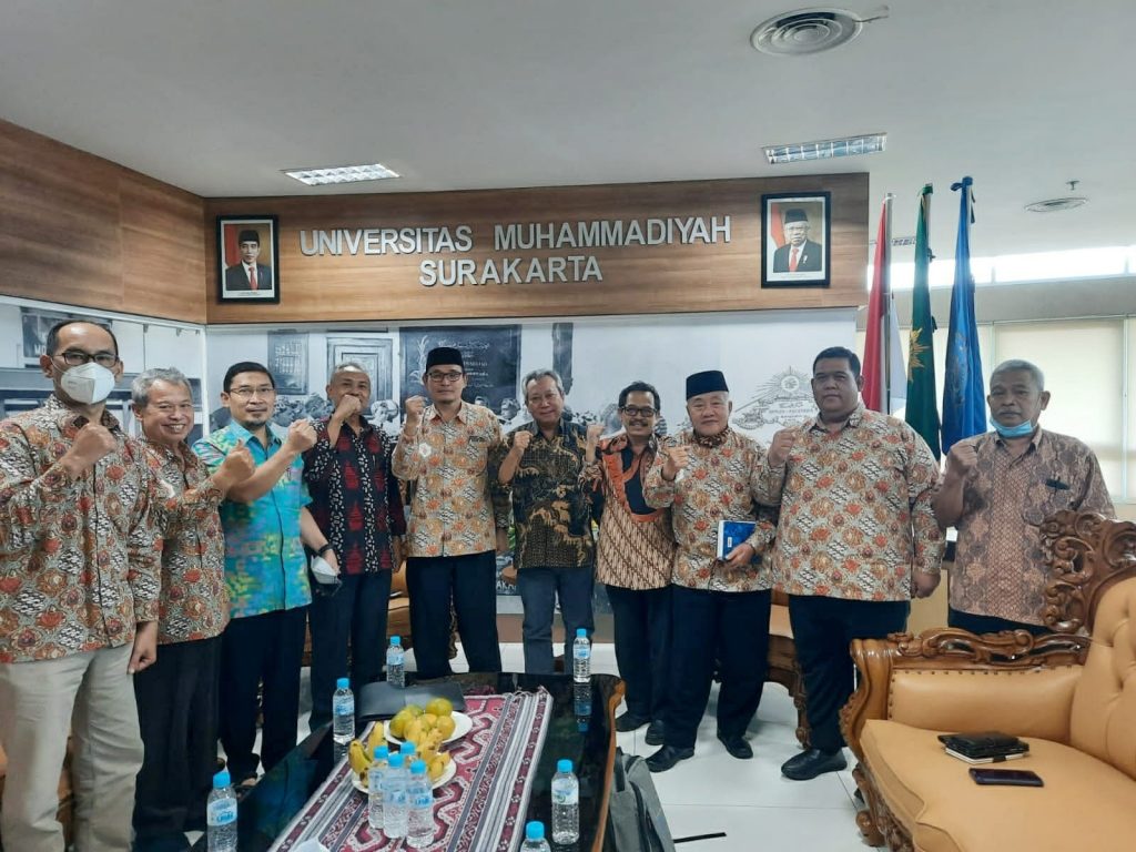 Universitas Muhammadiyah Surakarta Memberikan Pendampingan Penerimaan Mahasiswa Baru dan Tata Kelola UMUKA