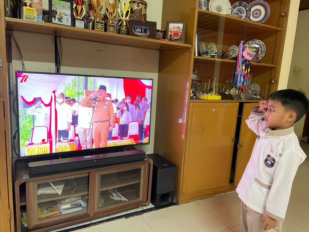 Masih Pandemi, SD Muh PK Kottabarat Ikuti Upacara HUT RI Secara Virtual