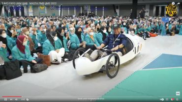 Rektor UMS Kendarai Mobil Listrik Karya Mahasiswa di Expo UKM