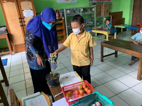 Happy Thinking, Buku Ajar Tematik dari PG PAUD UMS