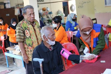 Suasana Aksi Layanan Kesehatan Keliling Lazismu Surakarta