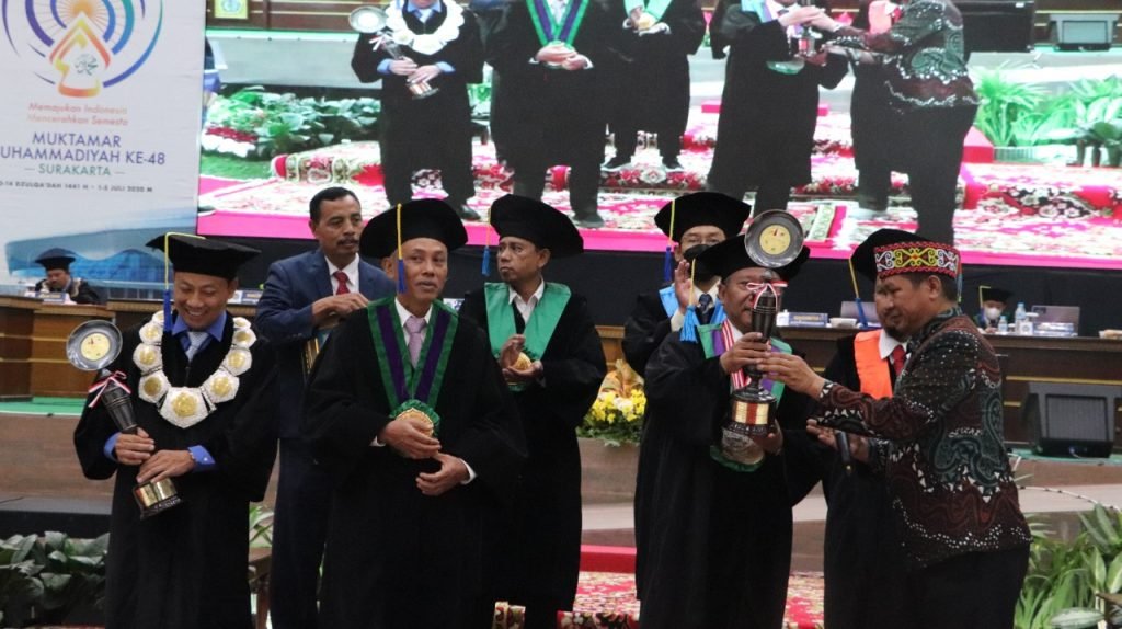 Keren, UMS Terima Penghargaan dari LEPRID