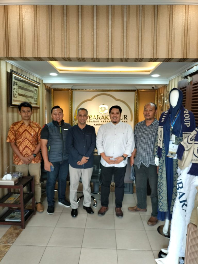 Dirut Mubarok Tour Solo, Mantan Ketua Ranting Pemuda Muhammadiyah Solo Beri Hadiah 4 Tiket Umrah Gratis Jalan Sehat Boyolali, Klaten dan Solo