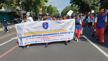 SD Muhammadiyah 24 Gajahan Antusias Ikuti Jalan Sehat Syiar Muktamar