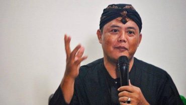 Bupati Karanganyar Beri 20 Bus untuk Transportasi Muktamar