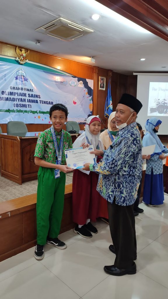 Murid SD Muhammadiyah PK Kottabarat Raih Medali Emas OSMJT 2022