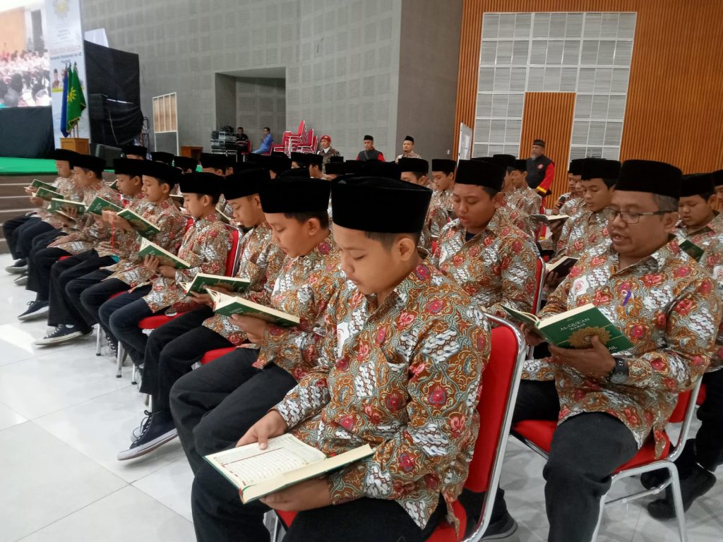 Kelompok Murotall Nahawand Bawakan QS Ali Imran 102-110 dalam Tabligh Akbar Muktamar Muhammadiyah dan ‘Aisyiyah ke-48