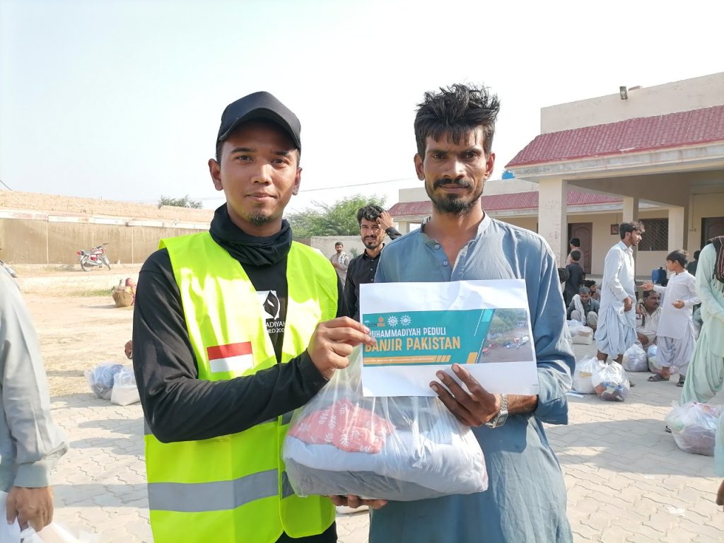 PCIM Pakistan dan Lazismu Salurkan Bantuan Untuk Korban Banjir