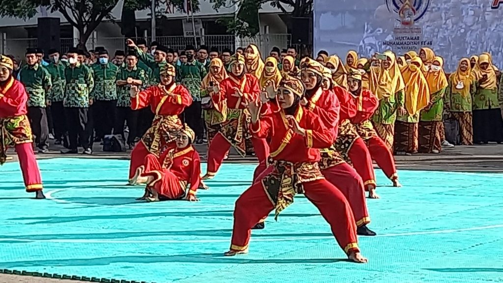 Penampilan Apik 45 anggota Tapak Suci  dalam Apel Kesiapsiagaan Muktamar Muhammadiyah dan ‘Aisyiyah ke-48