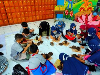 Latih Imajinasi Murid dengan Seni Kreativitas Gerabah