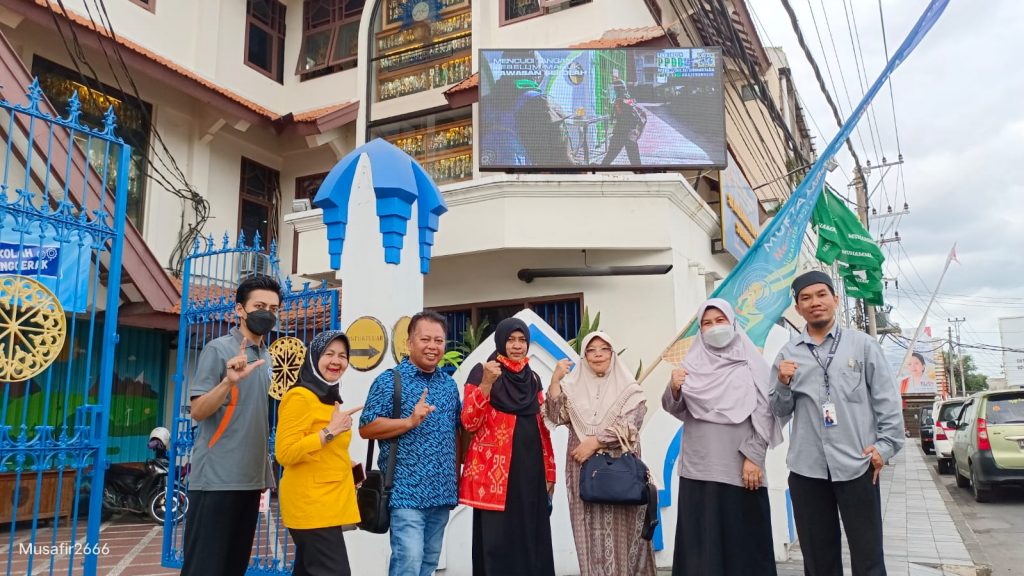 Pamuji Bersamai 4 Kepala Sekolah di Palu Kunjungi Sekolah Penggerak