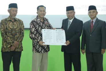 Sofyan Anif Resmi dilantik Menjadi Rektor Universitas Muhammadiyah Madiun