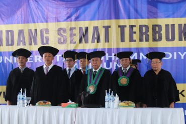 Wisuda Kali Pertama bagi Sofyan Anif sebagai Rektor UMMAD