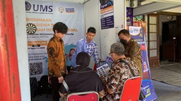 Lanjutkan Goes To Your City, Tim UMS Sambangi Semarang Kenalkan Program Internasional