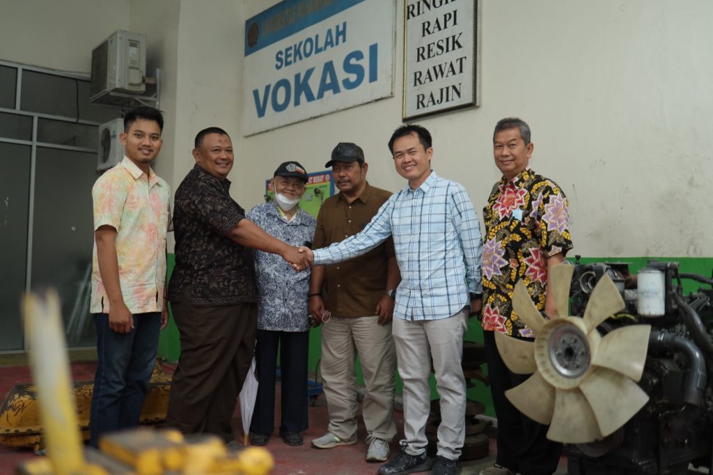 Vokasi UMS  Kerja Sama dengan PT. Unimax Traktor Indonesia Untuk Serap Alumni