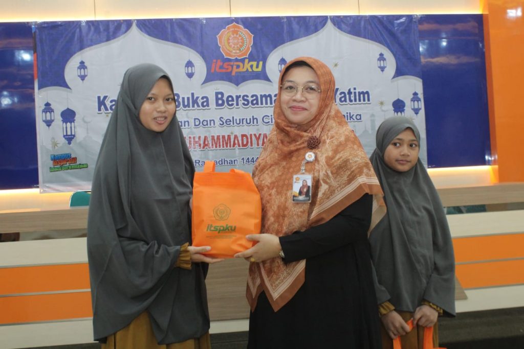 ITS PKU Muhammadiyah Solo Buka Bersama 55 Anak Yatim