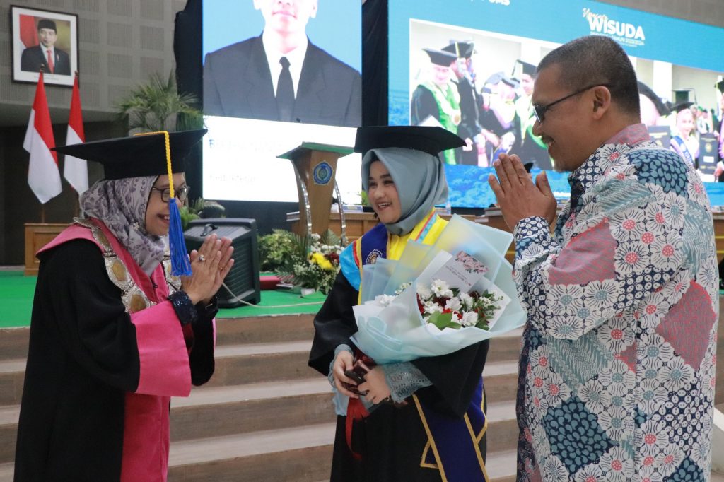 Cerita Salma, Lulus dengan Beasiswa Unggulan UMS dan Tembus Beasiswa PMDSU