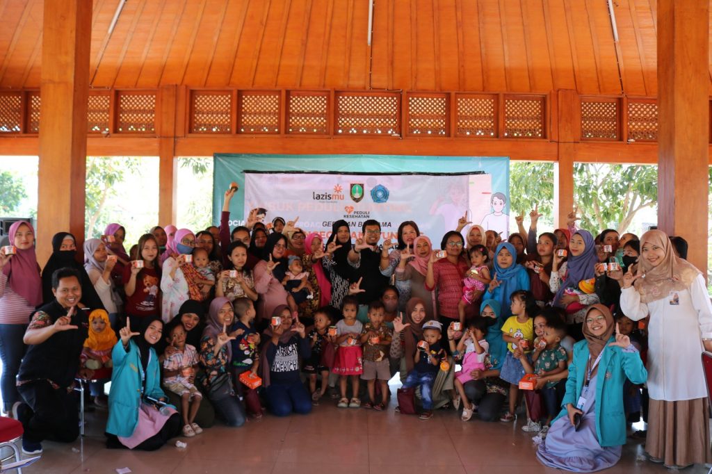 Sinergi Lazismu dan ITS PKU Muhammadiyah Solo Tangani Stunting di Gilingan