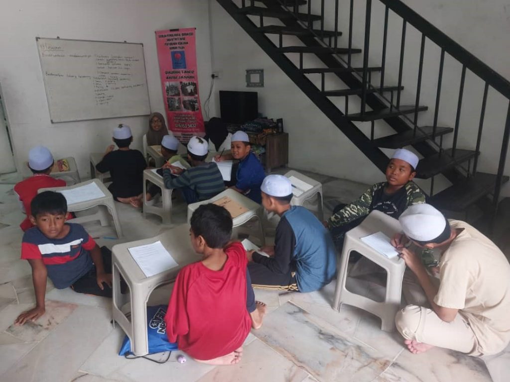 Atasi Keterbatasan Guru dan Ruang Kelas di Sanggar Belajar Malaysia, UMS Latih Pembelajaran Kelas Rangkap