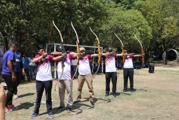 Noto dari Biro Administrasi Keuangan Juarai Lomba Panah Milad ke-65 UMS