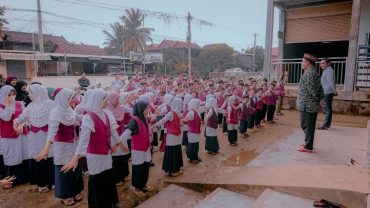 Tim FAI UMS Ajarkan Bahasa Indonesia Gunakan Arab Pegon di Kamboja