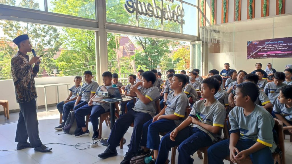 Persiapkan Anak Menuju Masa Akil Balig, SD Muhammadiyah PK Kottabarat Gelar Parents Day