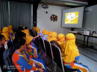 Belajar Kewirausahaan, Murid SD Muhammadiyah PK Kottabarat Ikuti Field Trip di Cimory Bawen