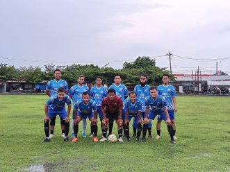Guru dan Tendik SD Muhammadiyah 2 Solo jadi Kiper dan Striker Tim LSBO