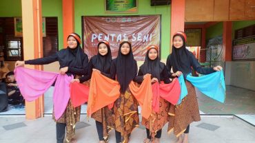 Cooling Down usai Penilaian Sumatif, SMP Muhammadiyah 8 Solo Gelar Pentas Seni