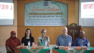 Tiga Peserta Program BIPA UMS dari Australia Belajar Bahasa Indonesia di SMP Muhammadiyah 7 Bayat