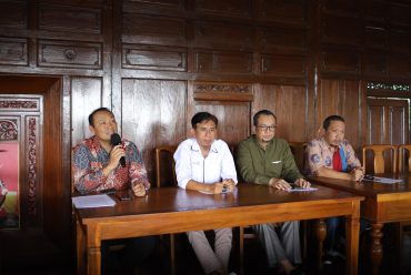 Dekan FEB UMS : Momentum Bahagia FEB Tambah 3 Guru Besar…