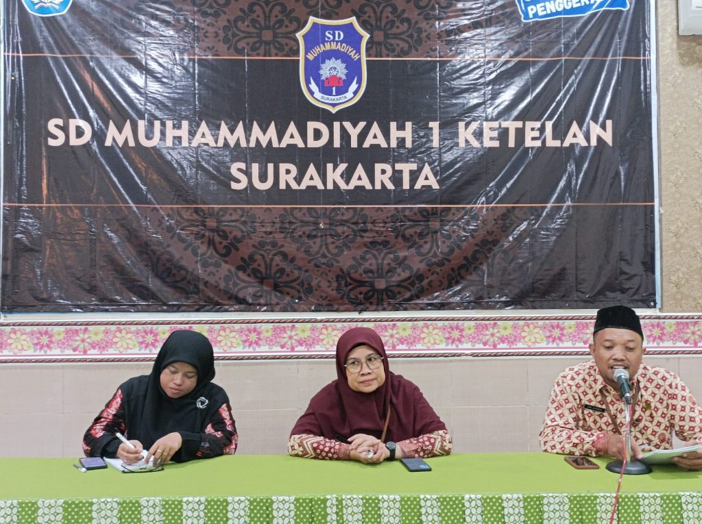 SD Muhammadiyah 1 Solo Terima Studi Tiru SD Ummu Aiman Malang