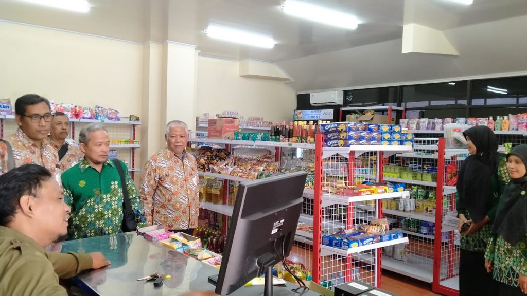 Dari Pekalongan ke Solo untuk Pelajari Badan Usaha Milik Sekolah