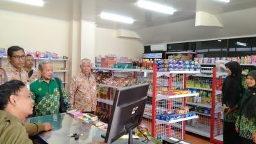 Dari Pekalongan ke Solo untuk Pelajari Badan Usaha Milik Sekolah