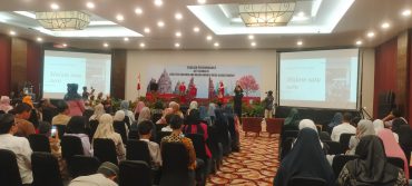 SD Muhammadiyah 2 Solo Hadiri English Performance Act Globally Love The Culture and Reach World Wide Achievement