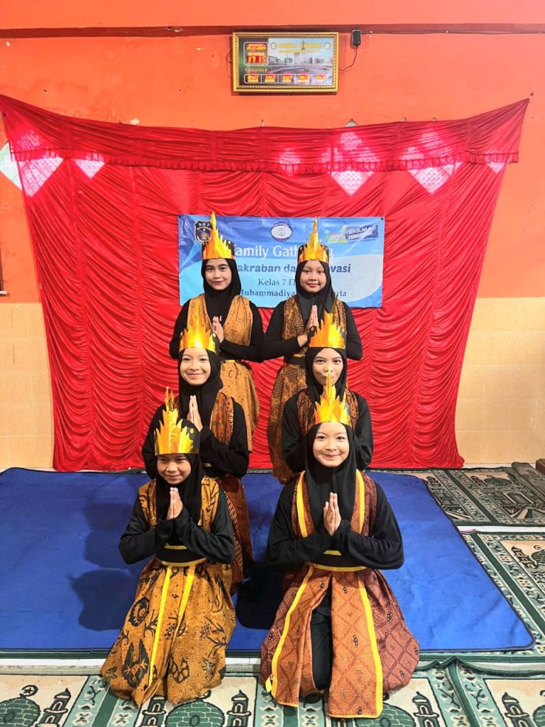 Family Gathering, Merajut Kebersamaan dan Kekompokan Keluarga SMP Muhammadiyah 8 Solo