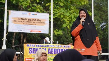 Senam Bersama, ITS PKU Muhammadiyah Solo Bikin Orens Stadion Manahan