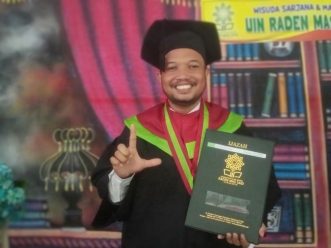 Humas SD Muhammadiyah 1 Solo Raih Gelar Magister Pendidikan
